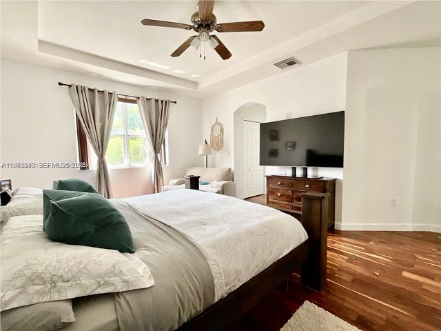 7472 NW 112th Path, Doral, FL 33178