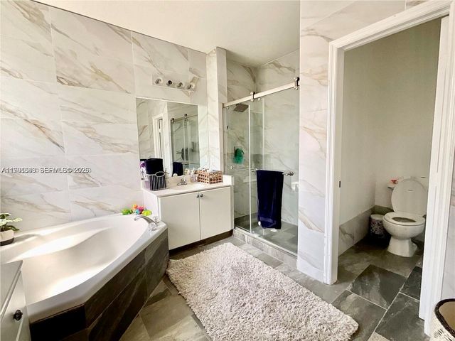 7472 NW 112th Path, Doral, FL 33178