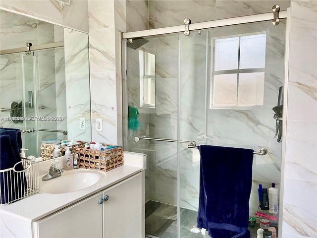 7472 NW 112th Path, Doral, FL 33178