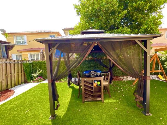 7472 NW 112th Path, Doral, FL 33178