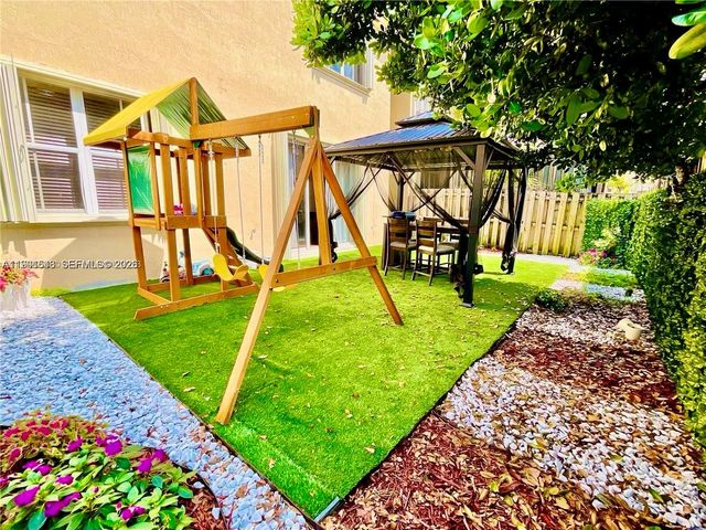 7472 NW 112th Path, Doral, FL 33178