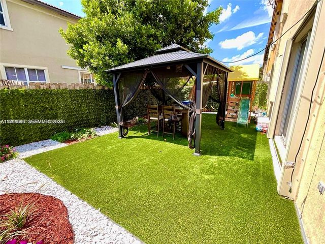 7472 NW 112th Path, Doral, FL 33178