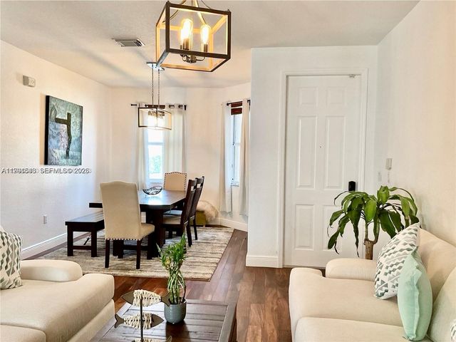 7472 NW 112th Path, Doral, FL 33178