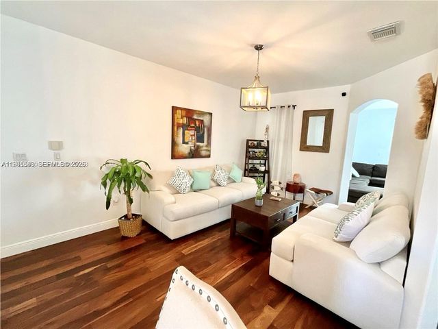 7472 NW 112th Path, Doral, FL 33178