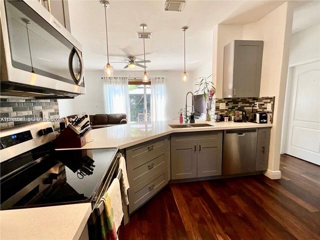 7472 NW 112th Path, Doral, FL 33178