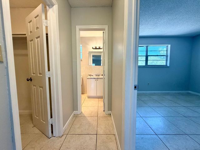 615 NE 10TH Street 204, Hallandale Beach, FL 33009