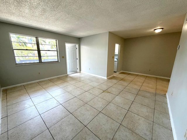 615 NE 10TH Street 204, Hallandale Beach, FL 33009