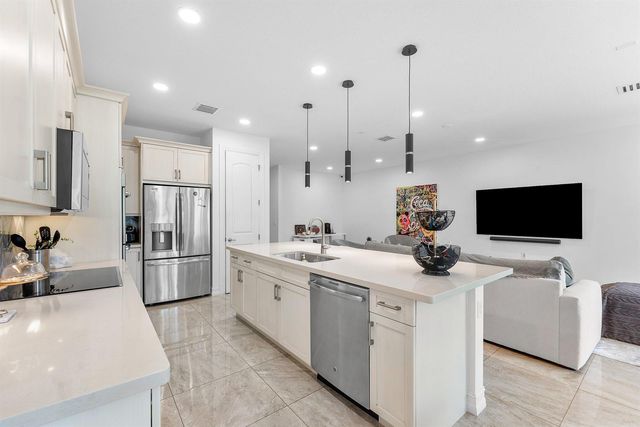 100 NW 69th Circle 52, Boca Raton, FL 33487