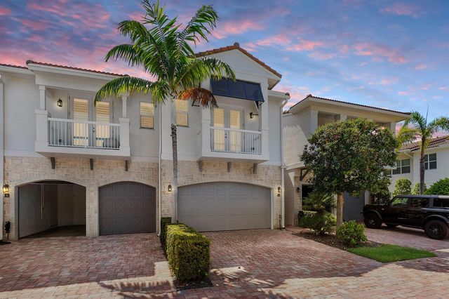 100 NW 69th Circle 52, Boca Raton, FL 33487