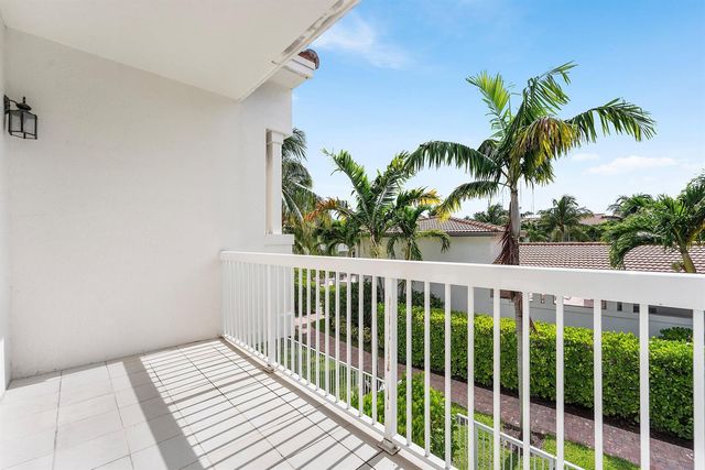 100 NW 69th Circle 52, Boca Raton, FL 33487