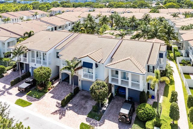 100 NW 69th Circle 52, Boca Raton, FL 33487