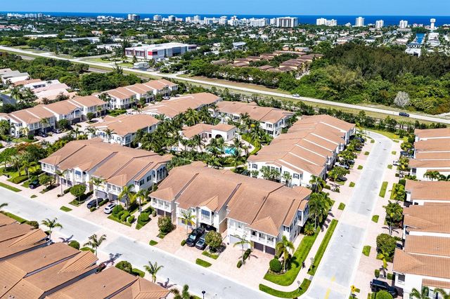 100 NW 69th Circle 52, Boca Raton, FL 33487