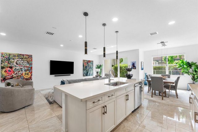 100 NW 69th Circle 52, Boca Raton, FL 33487
