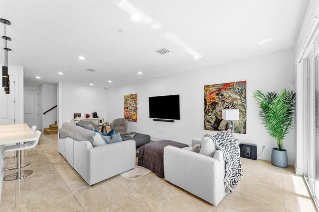 100 NW 69th Circle 52, Boca Raton, FL 33487