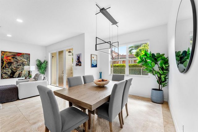 100 NW 69th Circle 52, Boca Raton, FL 33487