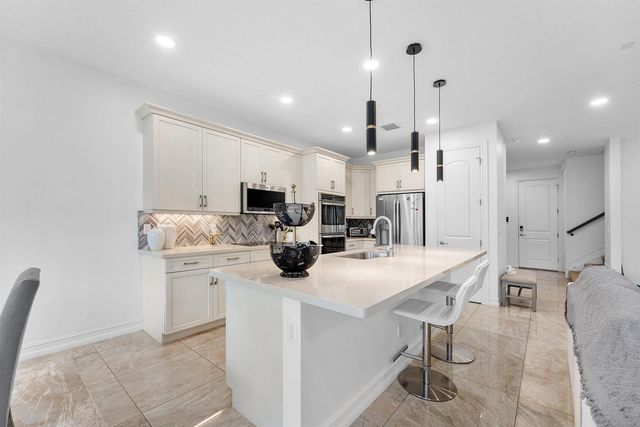 100 NW 69th Circle 52, Boca Raton, FL 33487