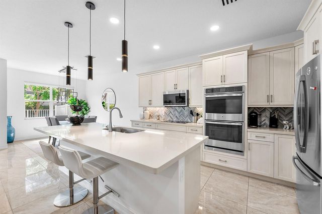 100 NW 69th Circle 52, Boca Raton, FL 33487