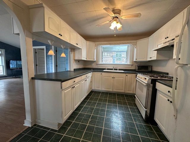 10488 N East Riverview Drive, Edgerton, WI 53534