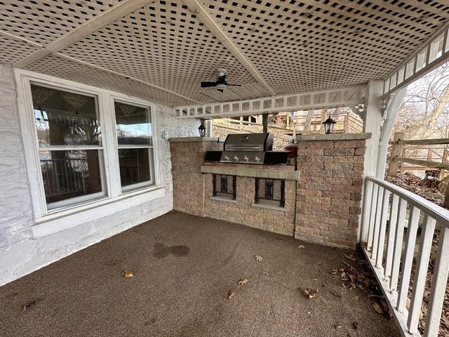 10488 N East Riverview Drive, Edgerton, WI 53534