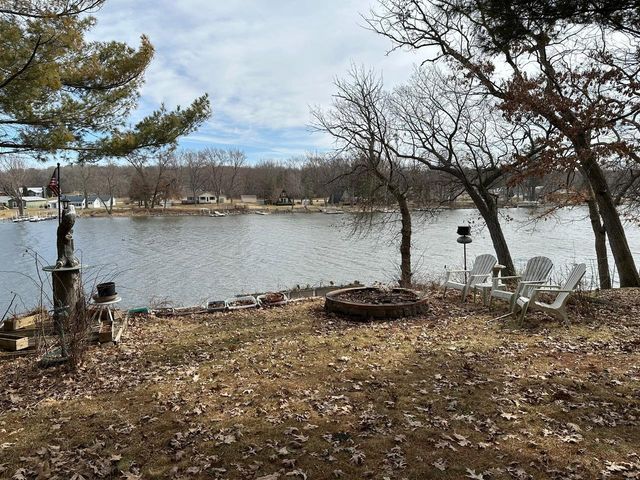 10488 N East Riverview Drive, Edgerton, WI 53534