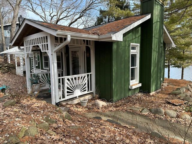 10488 N East Riverview Drive, Edgerton, WI 53534