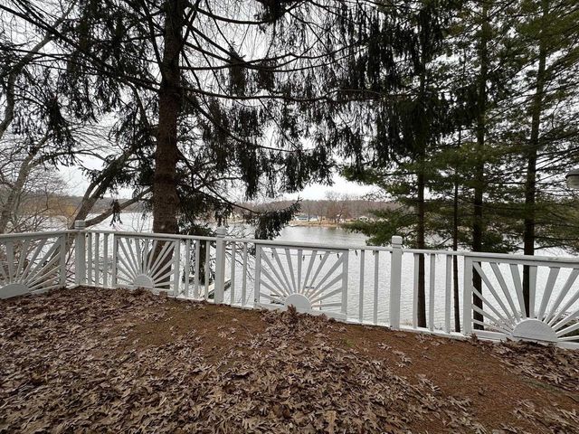 10488 N East Riverview Drive, Edgerton, WI 53534