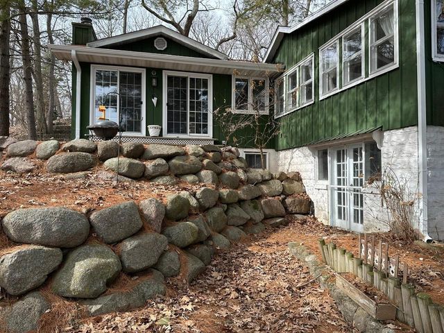 10488 N East Riverview Drive, Edgerton, WI 53534