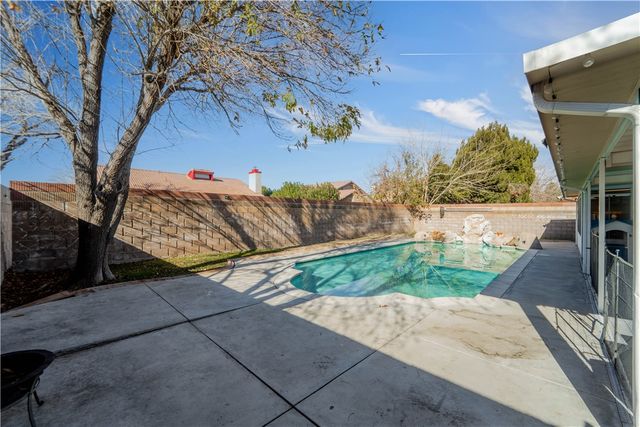 44047 Shad Street, Lancaster, CA 93536