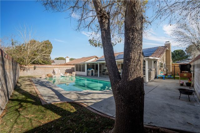 44047 Shad Street, Lancaster, CA 93536