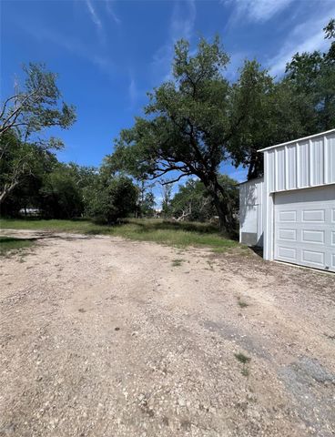 425 Woodland Point RD, Belton, TX 76513