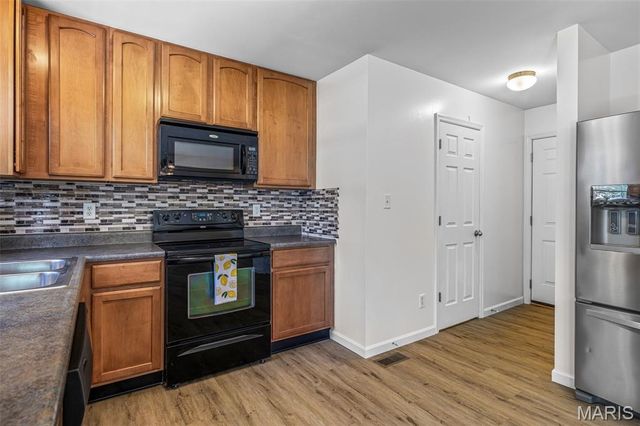 1215 Saltash Court, St Louis, MO 63129