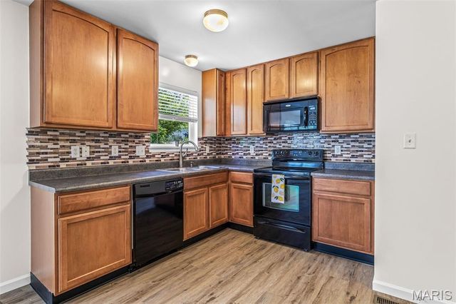 1215 Saltash Court, St Louis, MO 63129