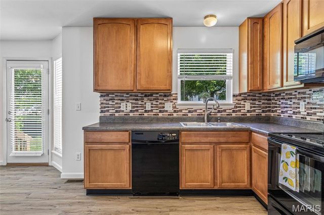 1215 Saltash Court, St Louis, MO 63129