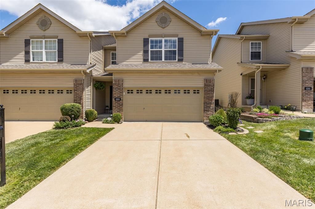 1215 Saltash Court, St Louis, MO 63129