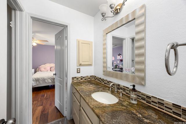 1059 Flagstone, San Antonio, TX 78260