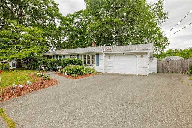 362 Hovenden Ave, Brockton, MA 02302