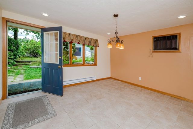 362 Hovenden Ave, Brockton, MA 02302