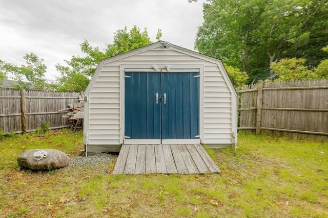 362 Hovenden Ave, Brockton, MA 02302
