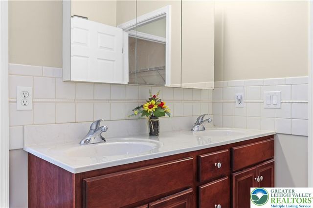 6722 American Way, Hanover Twp, PA 18017