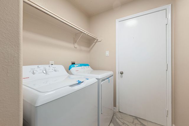 9230 Wolcott Park Lane, Houston, TX 77075