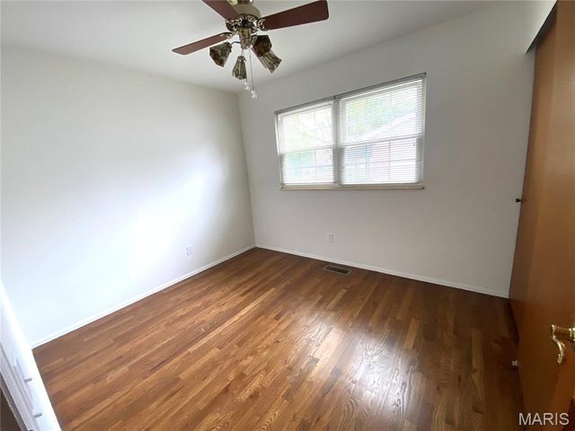 2287 Woodgrass Drive, Overland, MO 63114