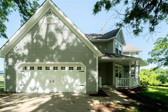 820 E 1000 Road, Lawrence, KS 66047