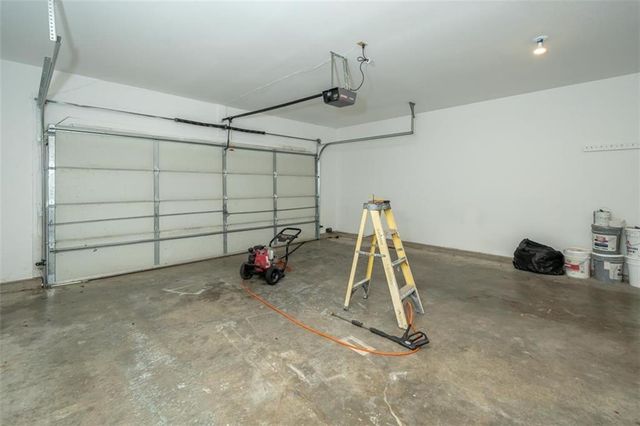 820 E 1000 Road, Lawrence, KS 66047