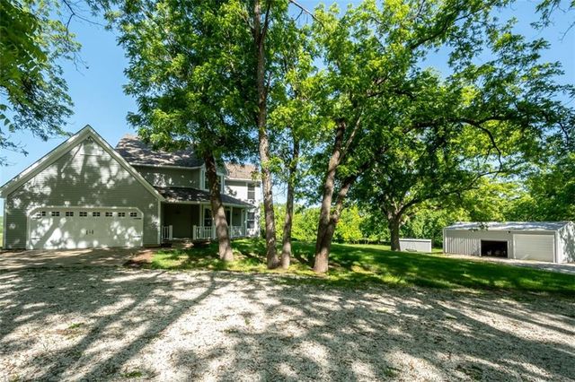 820 E 1000 Road, Lawrence, KS 66047