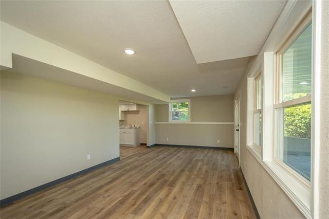 820 E 1000 Road, Lawrence, KS 66047