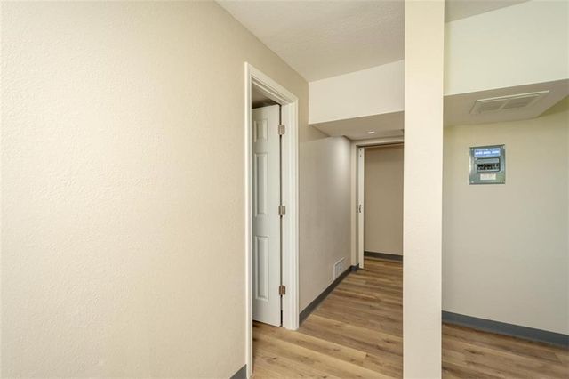 820 E 1000 Road, Lawrence, KS 66047