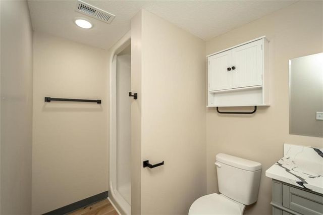 820 E 1000 Road, Lawrence, KS 66047