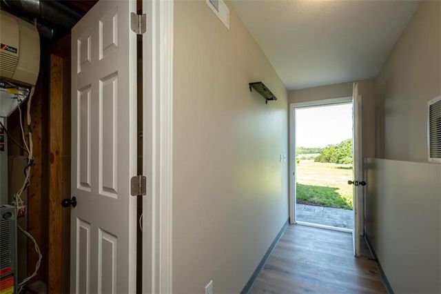 820 E 1000 Road, Lawrence, KS 66047