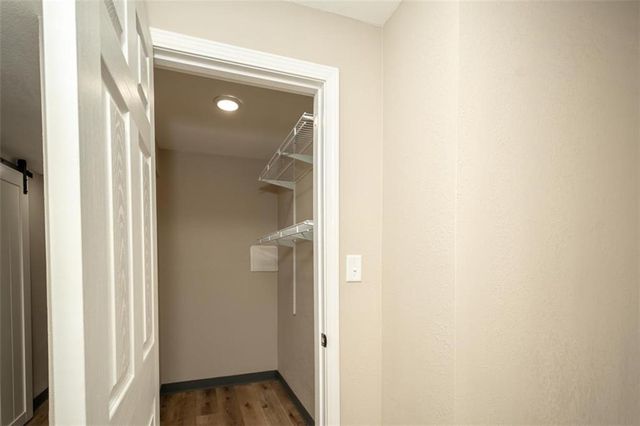 820 E 1000 Road, Lawrence, KS 66047