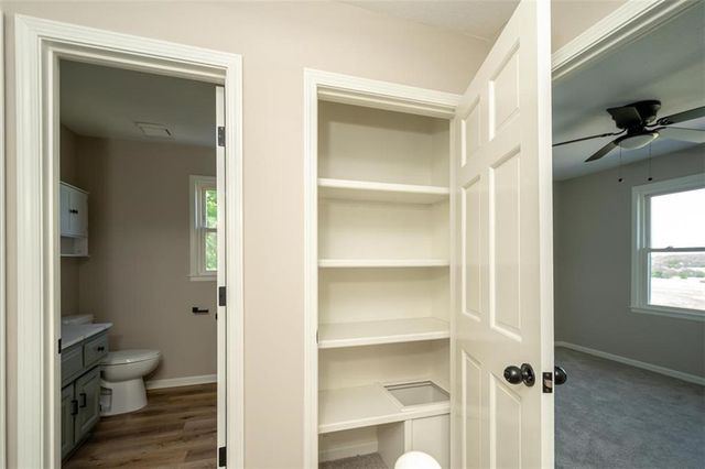 820 E 1000 Road, Lawrence, KS 66047